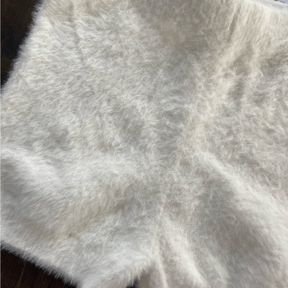 NWT Princess Polly Fuzzy Knit Shorts Off White Soft Pull On Size 6 - Picture 3 of 6